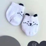High-quality cotton baby socks for newborns and toddlers, featuring a non-slip grip and breathable material for ultimate comfort and safety.