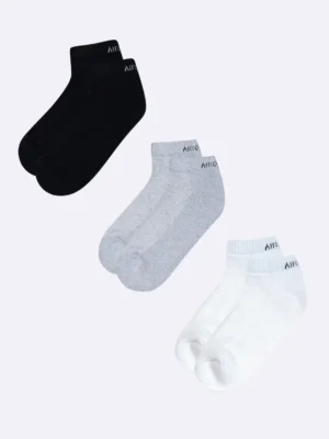 Lightweight and soft low ankle socks for women, perfect for sports, running, and all-day comfort with a breathable design.