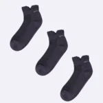 No-show sneaker socks for women, designed to stay hidden in sneakers or flats while offering comfort and support for everyday wear.